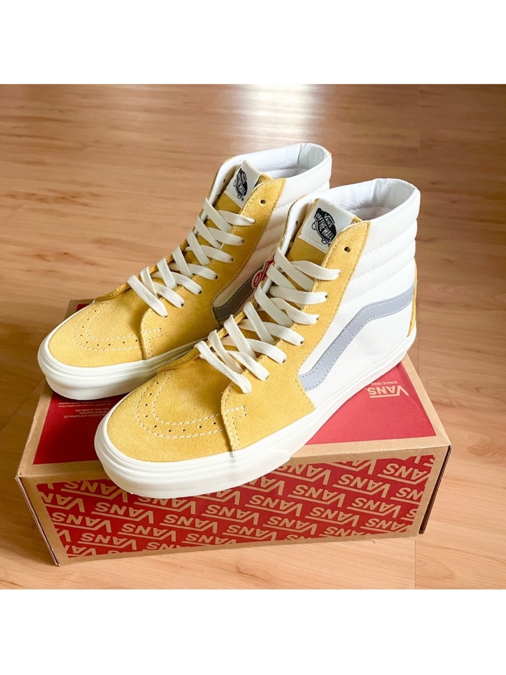 Vans Women SK8-Hi Honey
Gold Suede Canvas Size 9.5 US
